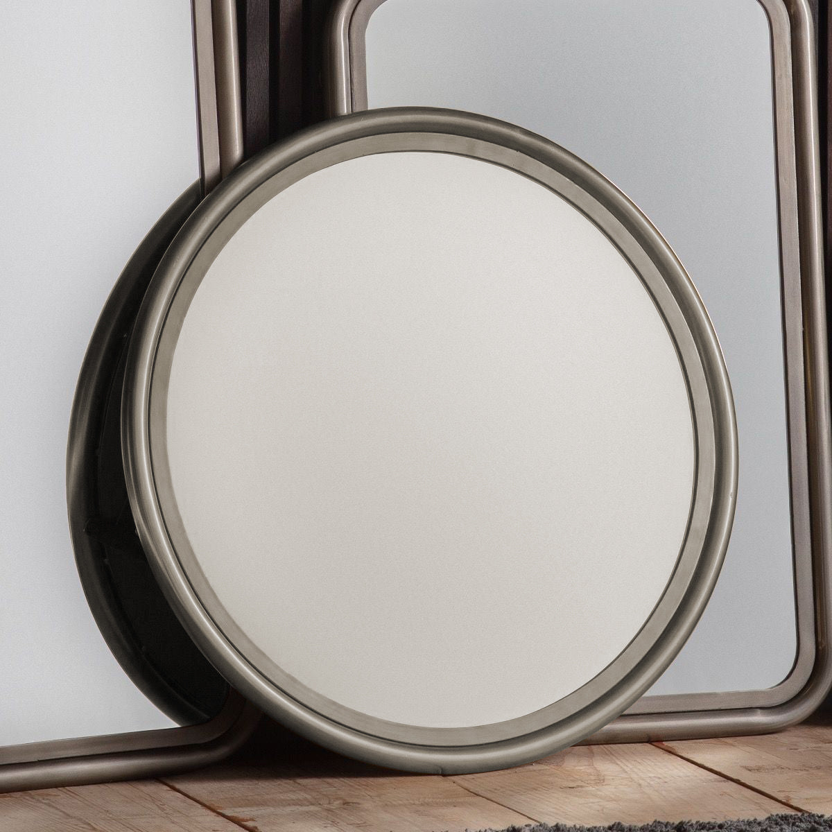 eindhoven_round_mirror_zinc_small_1.jpg